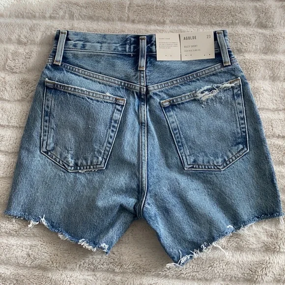 SOLD - BNWT Agolde Riley High Rise Slim Leg short - Picture 2 of 3